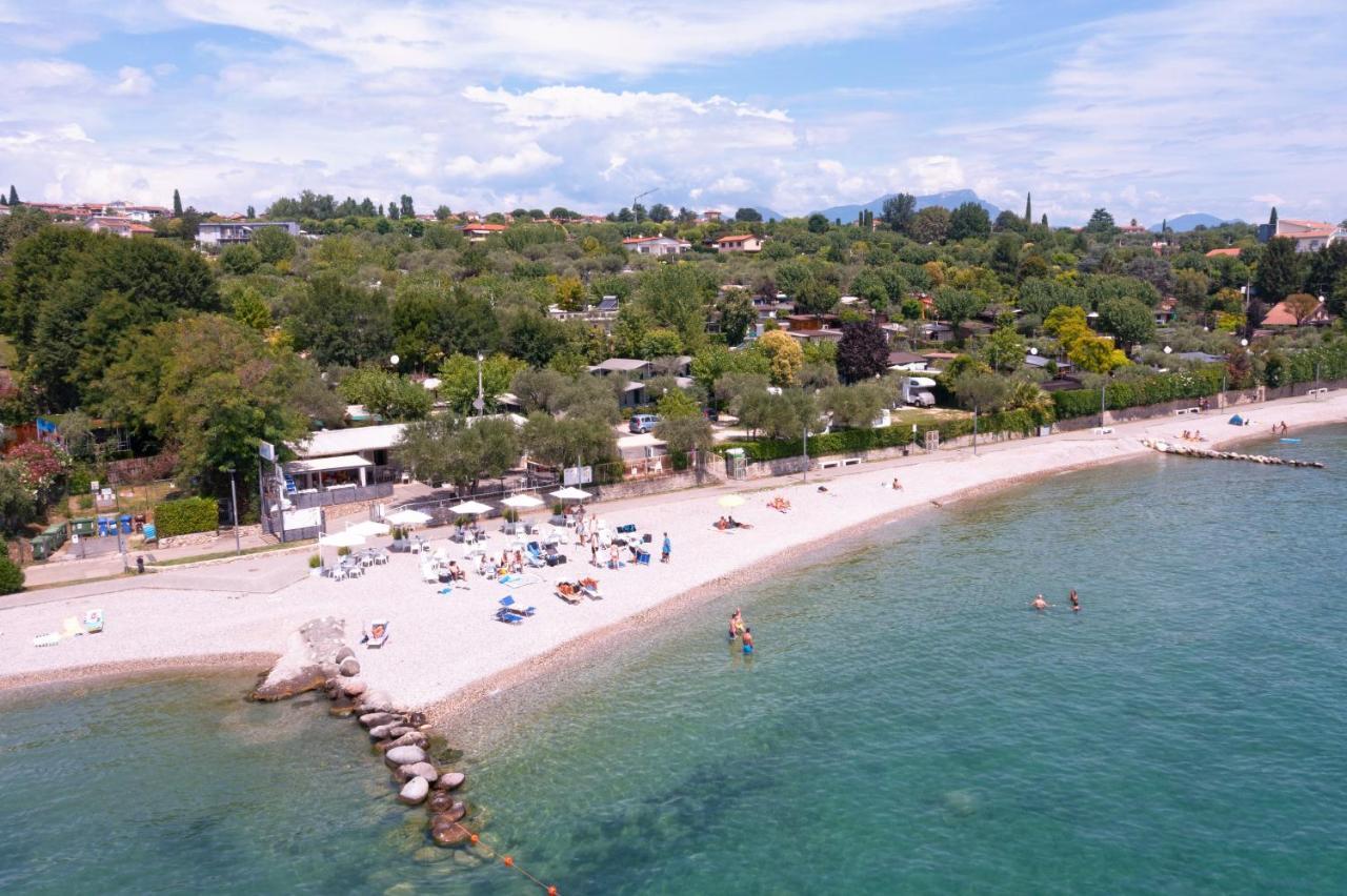 Отель Camping Porto Srl Moniga del Garda Экстерьер фото