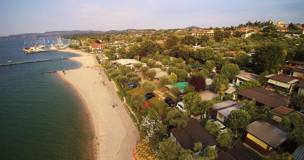 Отель Camping Porto Srl Moniga del Garda Экстерьер фото