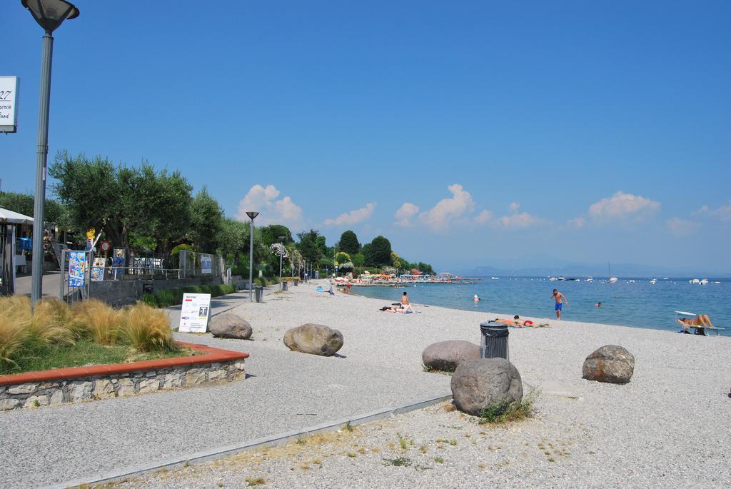 Отель Camping Porto Srl Moniga del Garda Экстерьер фото