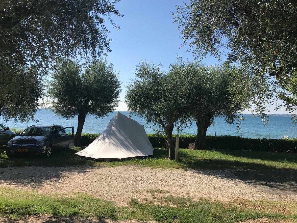 Отель Camping Porto Srl Moniga del Garda Экстерьер фото